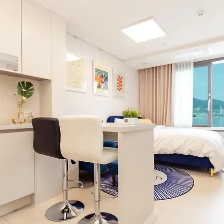 Ocean Top Marina Yeosu Exterior photo
