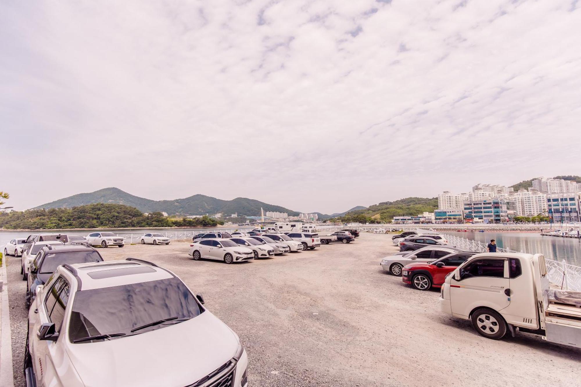 Ocean Marina Apartment Yeosu
